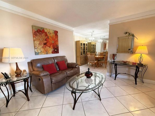 16790 NE 14th Ave 207, Miami FL 33162