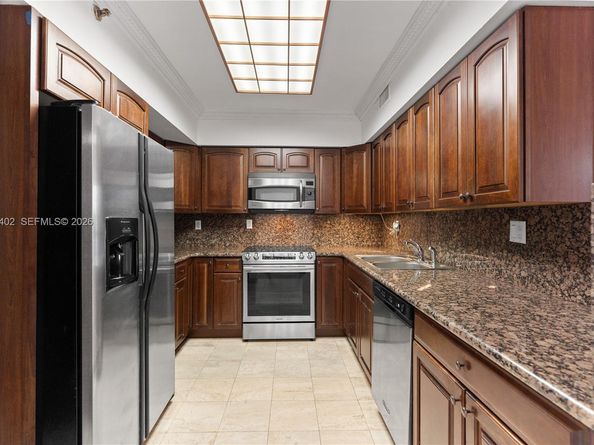 3600 Mystic Pointe Dr 310, Aventura FL 33180