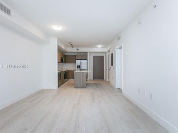 201 SW 17th Rd 303, Miami FL 33129