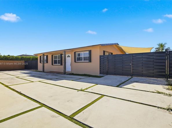 4260 NW 169th Ter, Miami Gardens FL 33055