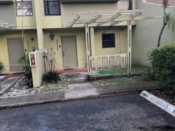 20509 NW 15th Ave 52, Miami Gardens FL 33169