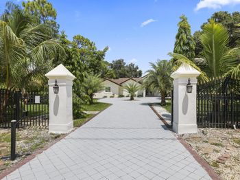 6344 NW 74th Terrace