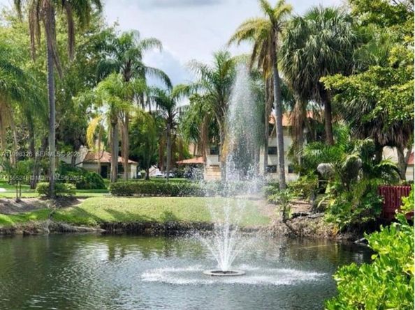 9885 Nob Hill Ct 9885, Sunrise FL 33351