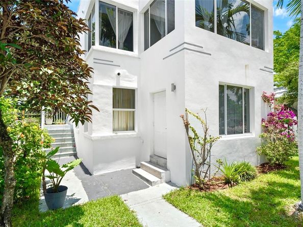 555 NE 70th St, Miami FL 33138