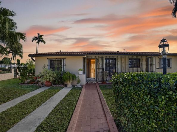 1701 SW 92nd Pl, Miami FL 33165