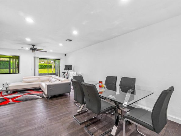 3703 Inlet Circle FL 33463