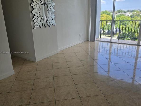 Undisclosed Address #A11907112, Miami FL 33172