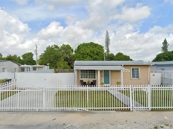 1041 E 19th St, Hialeah FL 33013
