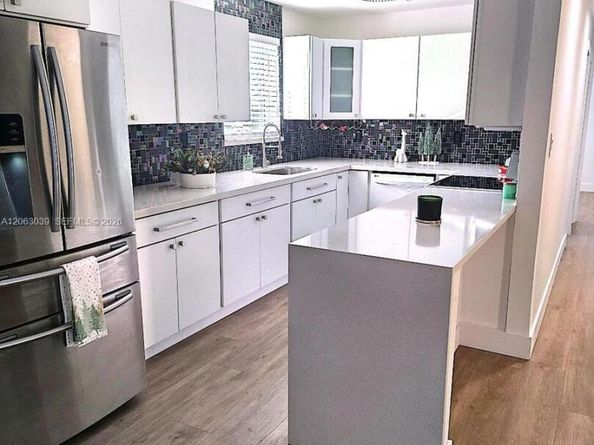 801 NE 57th St, Oakland Park FL 33334
