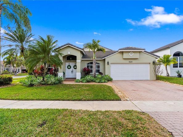1024 NW 184th Way, Pembroke Pines FL 33029