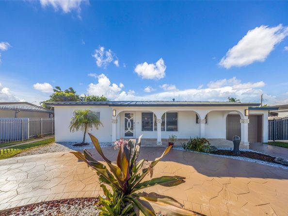 490 W 33rd Pl, Hialeah FL 33012