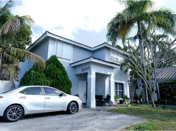 18499 NW 52nd Path, Miami Gardens FL 33055