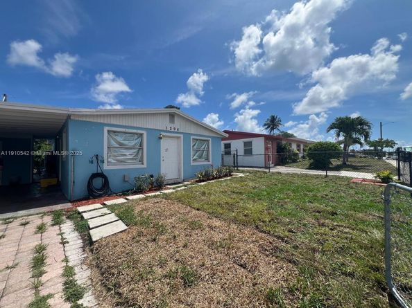 1296 W 36th St, Riviera Beach FL 33404