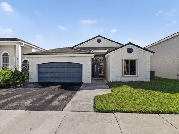 720 Rock Hill Ave, Davie FL 33325