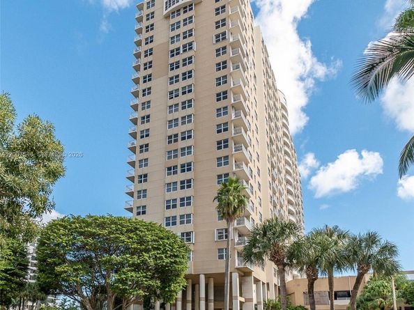770 Claughton Island Dr 1905, Miami FL 33131