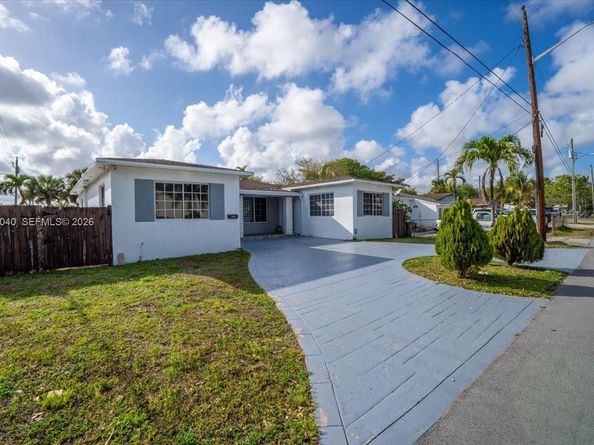 740 SW 7th Ave, Hallandale Beach FL 33009