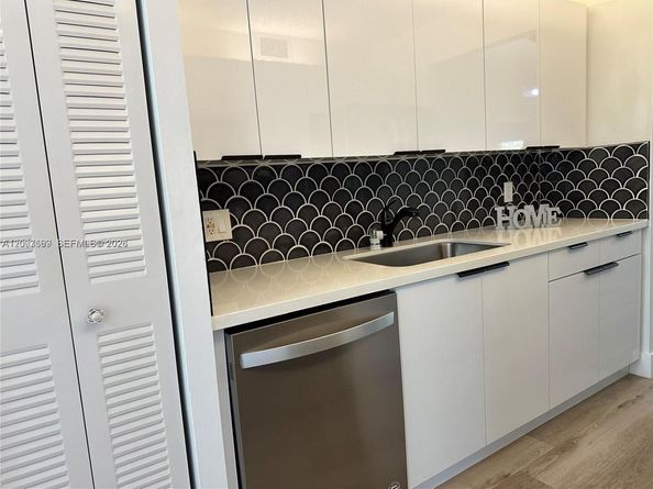 Undisclosed Address #A12007669, Pembroke Pines FL 33027