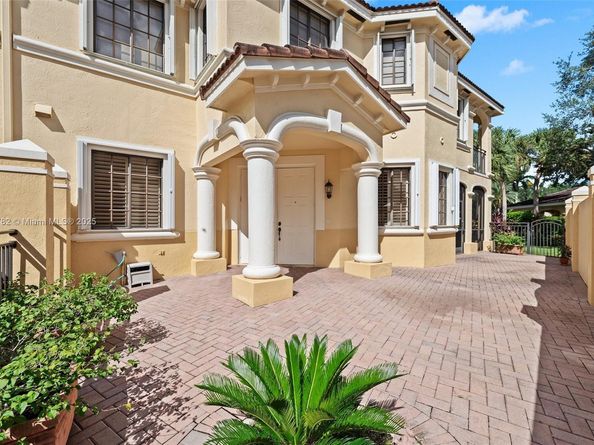 1634 Passion Vine Cir 312, Weston FL 33326