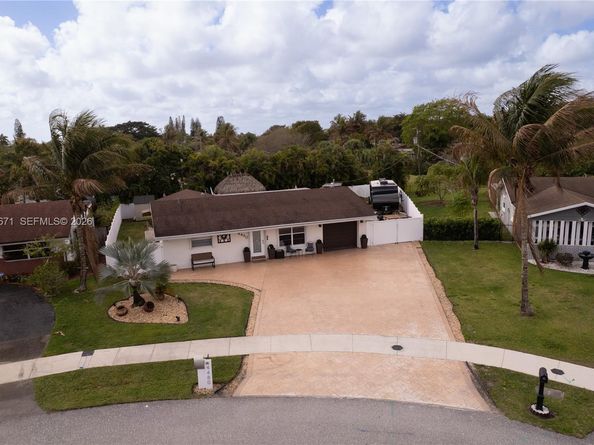 4480 NW 61st St, North Lauderdale FL 33319