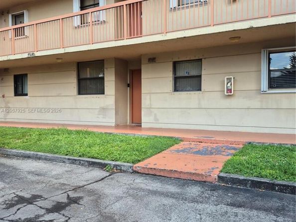 10253 NW 9th St Cir 1026, Miami FL 33172
