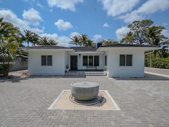 8390 SW 64th St, Miami FL 33143