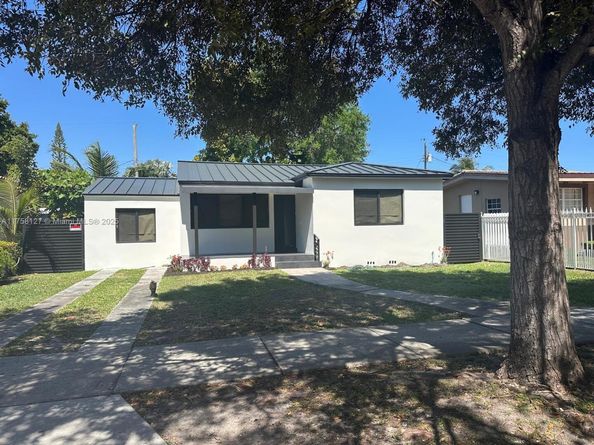 2261 SW 26th St, Miami FL 33133