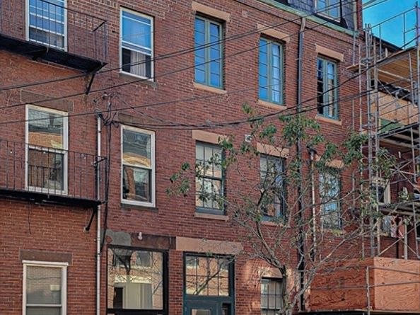 61 Webster St 3, Boston MA 02128