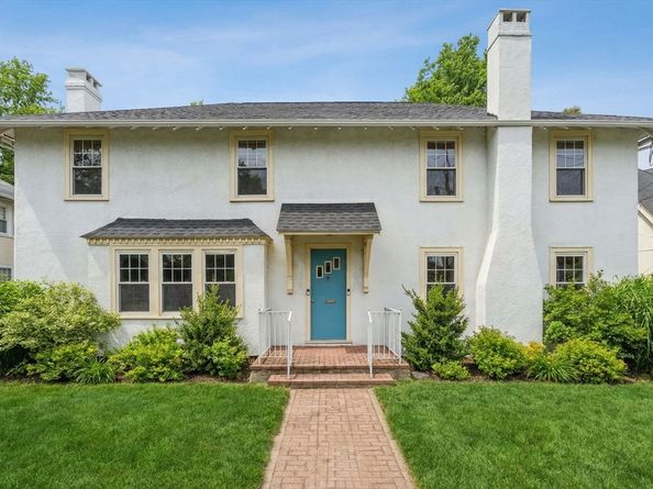 312 Edge Hill Rd, Milton MA 02186