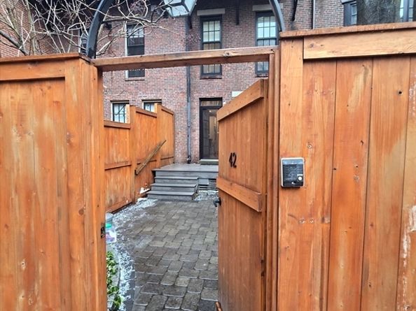 42 Clarendon Street 1, Boston MA 02116