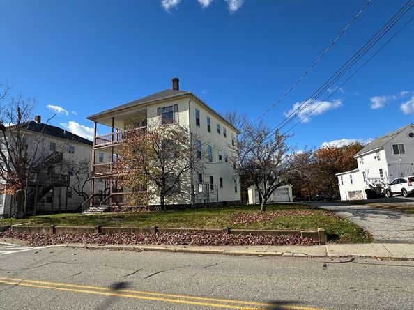 219 Charlton St, Southbridge MA 01550