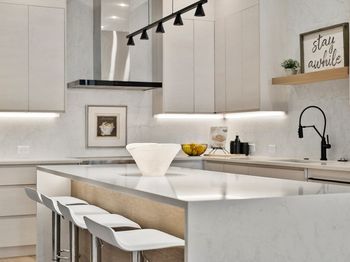 327 Alewife Brook Pkwy