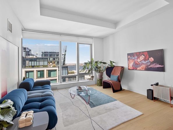 135 Seaport Blvd 2001, Boston MA 02210