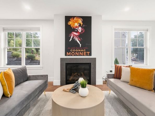 577 Baker Street 577, Boston MA 02132