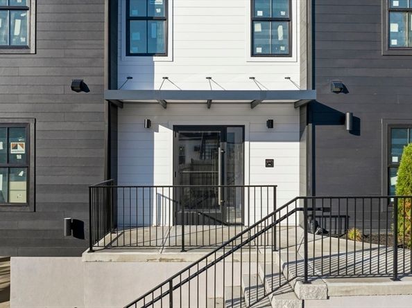 11 Boynton St. 203, Swampscott MA 01907