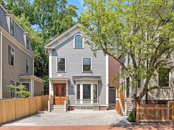 11 Mt. Auburn Street 11, Cambridge MA 02138