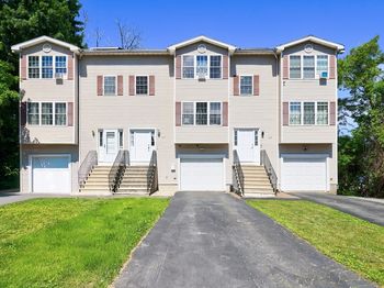 22-B Bancroft St