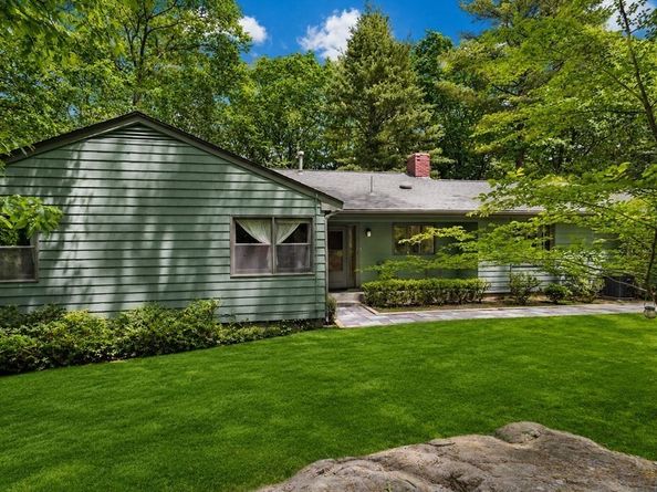139 Stoney Lea Road, Dedham MA 02026