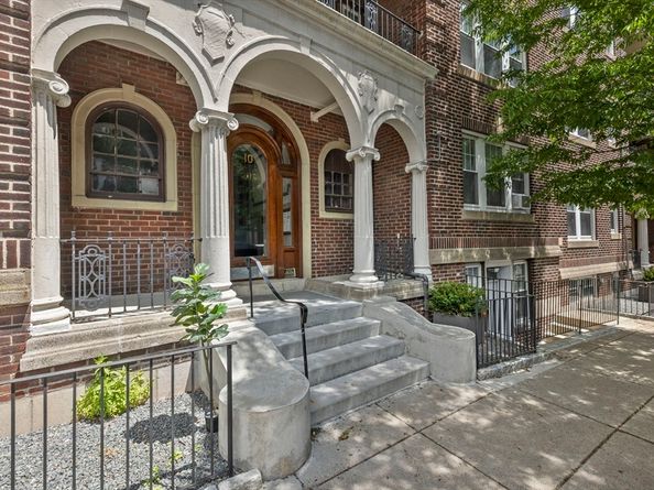 10 Melvin Ave 7, Boston MA 02135