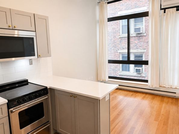 12 Stoneholm St 307, Boston MA 02115