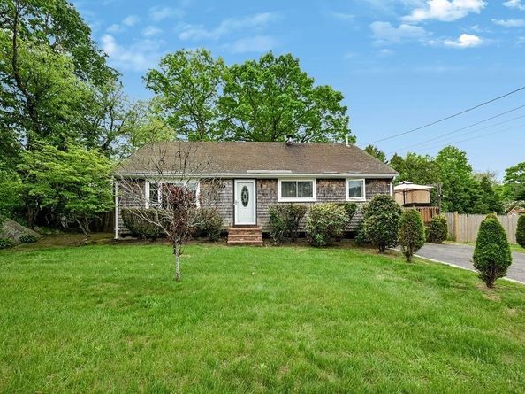 65 Holmes Ave, Brockton MA 02302