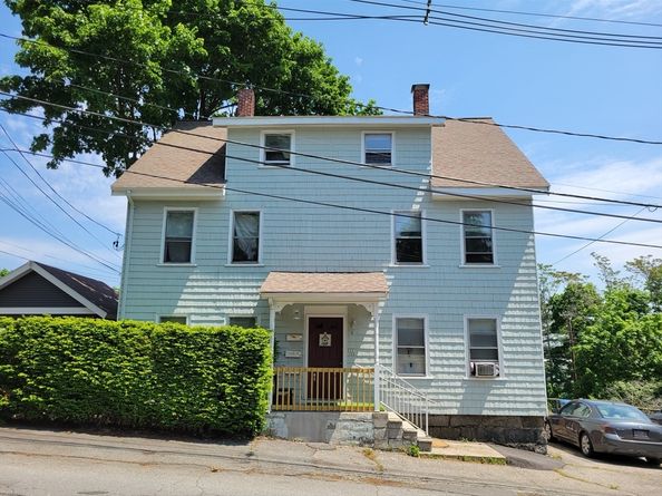 4 Pleasant St, Wakefield MA 01880