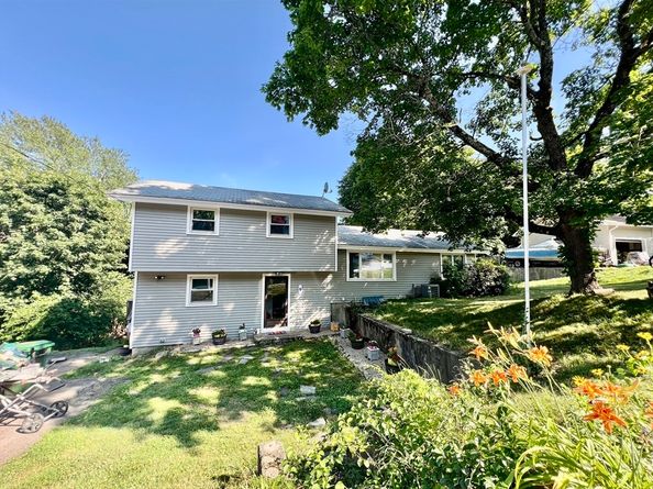 9 Champlain Dr., Hudson MA 01749