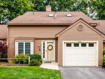 212 Ridgefield Cir