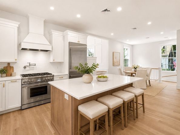 64 Pleasant Street A, Marblehead MA 01945