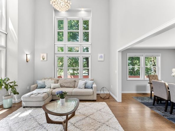 142 Edinboro St 142, Newton MA 02460