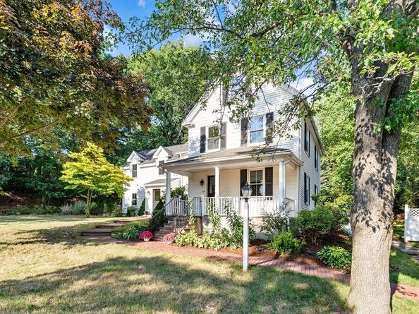 109 Grove St, Lexington MA 02420