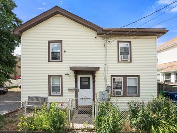 35 Middle St