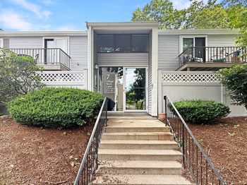 7 Village Rock Ln