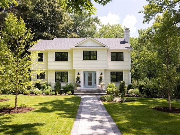209 Bristol Rd, Wellesley MA 02481