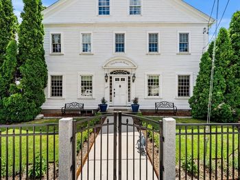 199 Main St
